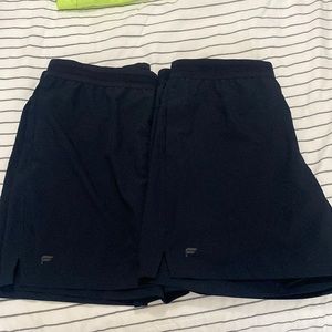 Fabletics 5’’ fundamental short (lined) bundle set of 2 black. XL